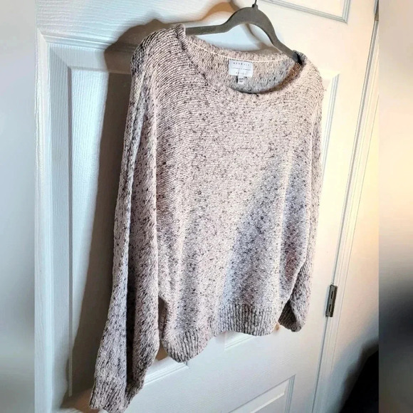 Kendall + Kylie Long Sleeve Boho Cropped Knit Sweater. Small - Picture 3 of 6